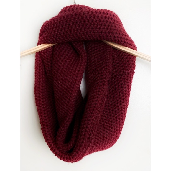 FOREVER 21 | Burgundy Wrap Around Neck Scarf - Picture 2 of 3